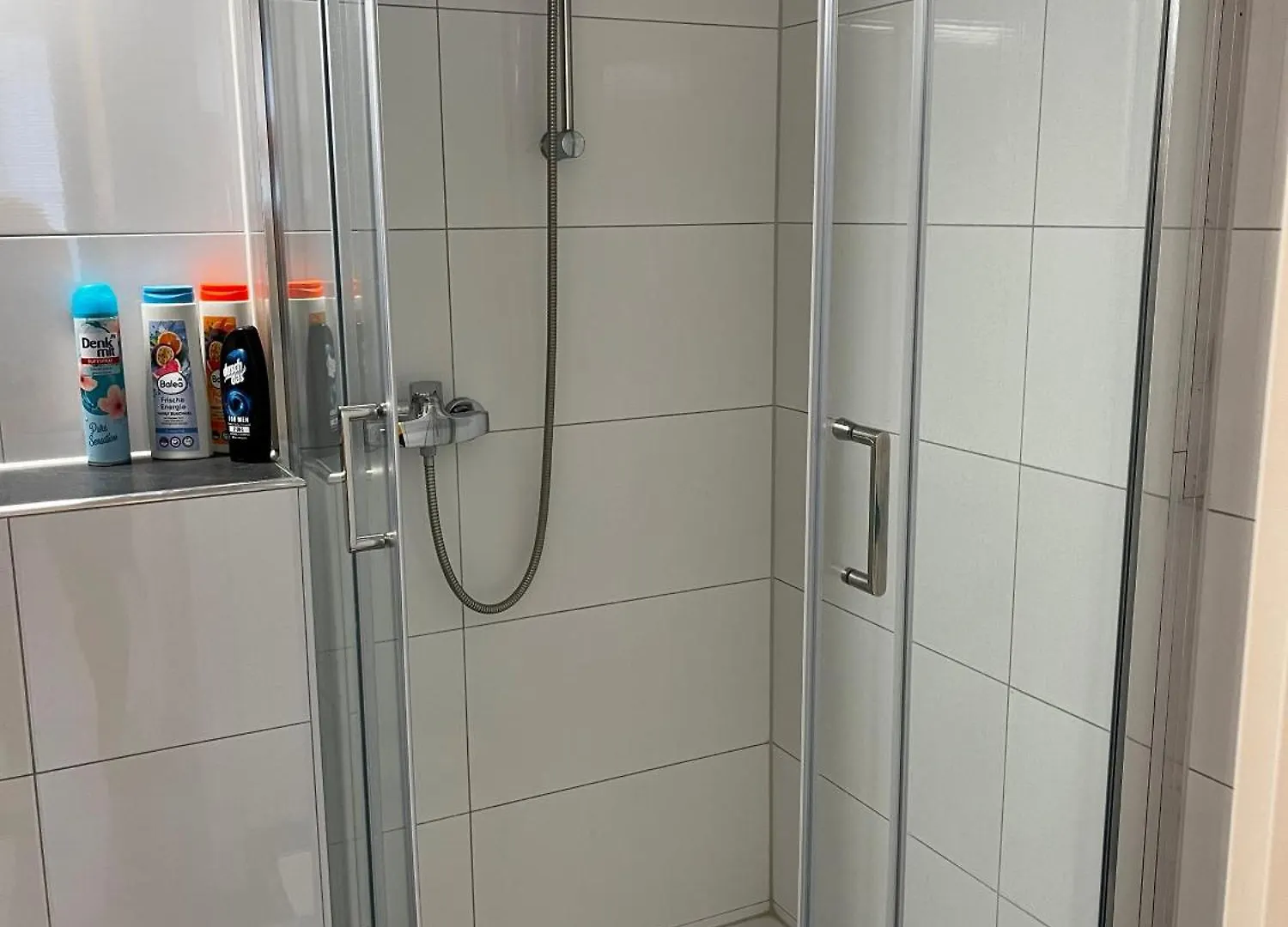 Stylish Apartment In Friesenplatz, Heart Of كولونيا