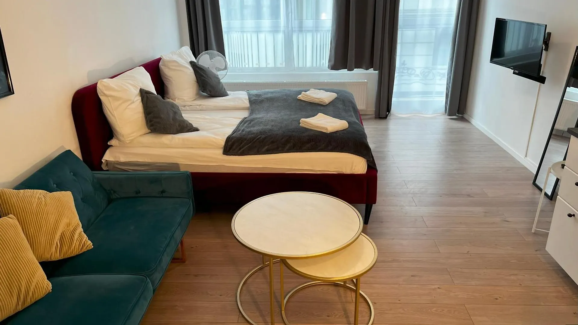 Stylish Apartment In Friesenplatz, Heart Of كولونيا