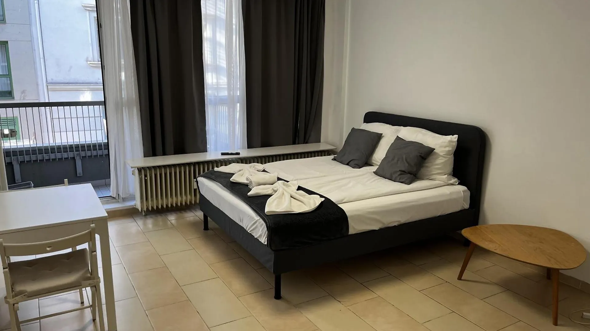 Stylish Apartment In Friesenplatz, Heart Of كولونيا