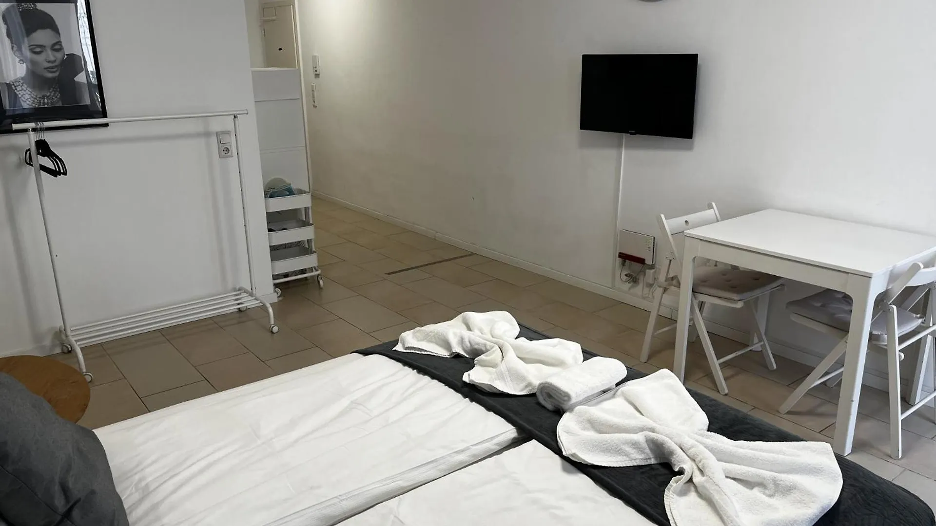Stylish Apartment In Friesenplatz, Heart Of كولونيا