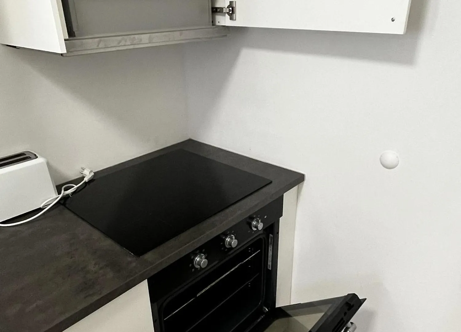 Stylish Apartment In Friesenplatz, Heart Of كولونيا