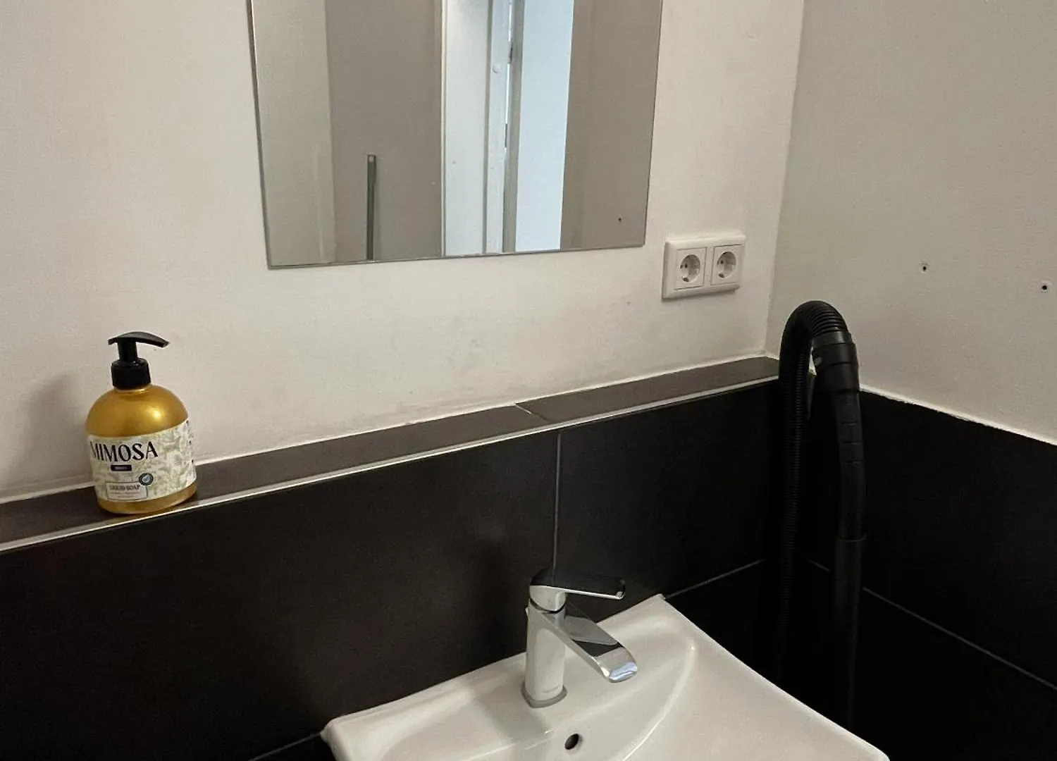 Stylish Apartment In Friesenplatz, Heart Of كولونيا